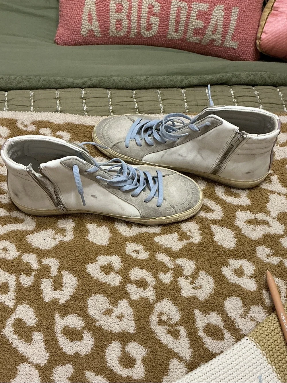 Brand new GG womens White and Light Gray High-Top Sneakers with Light Blue Laces